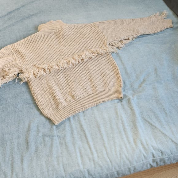 Sweater - Cozy & Stylish - Picture 3 of 4